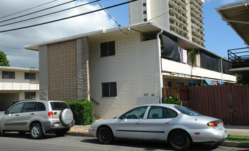 915 Wiliwili St in Honolulu, HI - Building Photo - Building Photo