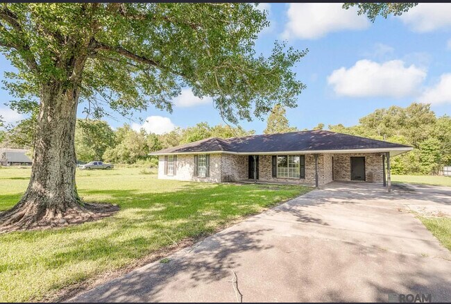 37520 Butz Rd in White Castle, LA - Building Photo - Building Photo