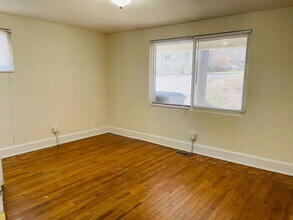 2719 Avent Ferry Rd in Raleigh, NC - Building Photo - Building Photo