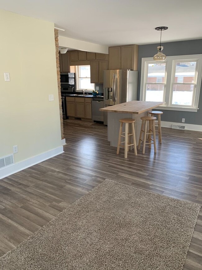 property at 709 Pearl Ave