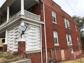 Magee Apartments in St. Joseph, MO - Building Photo - Building Photo