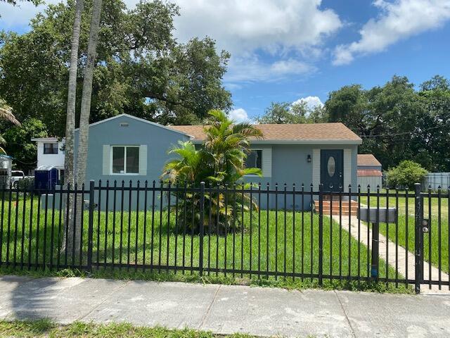 164 NW 69th St in Miami, FL - Building Photo