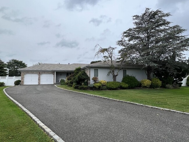 property at 6 Seabreeze Ln.