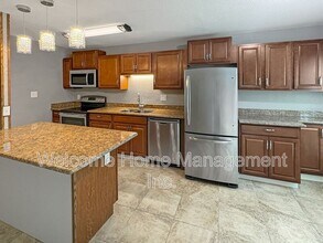 1036 Oak Grove Rd in Concord, CA - Building Photo - Building Photo