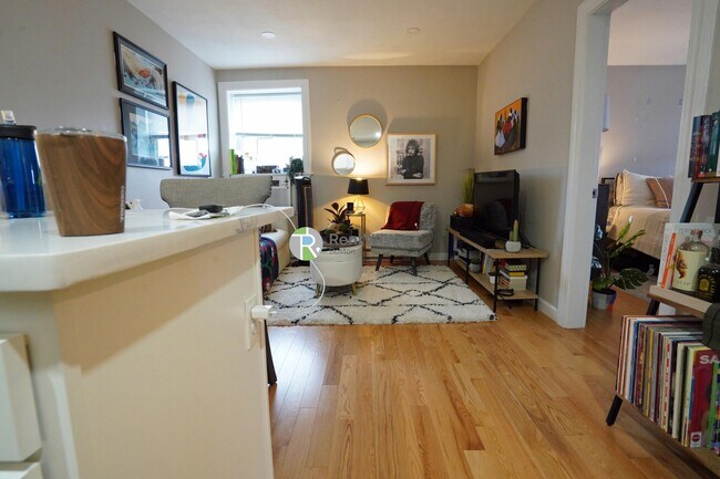 1200 Commonwealth Ave, Unit 34 in Boston, MA - Building Photo - Building Photo