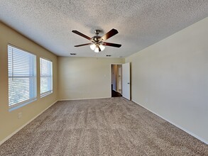 2310 Graystone Dr in Rockwall, TX - Foto de edificio - Building Photo