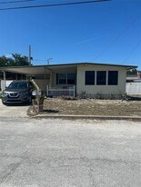 2574 Arbelia St in Clearwater, FL - Building Photo