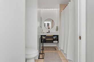 120 E Cullerton St, Unit 209 in Chicago, IL - Building Photo - Building Photo