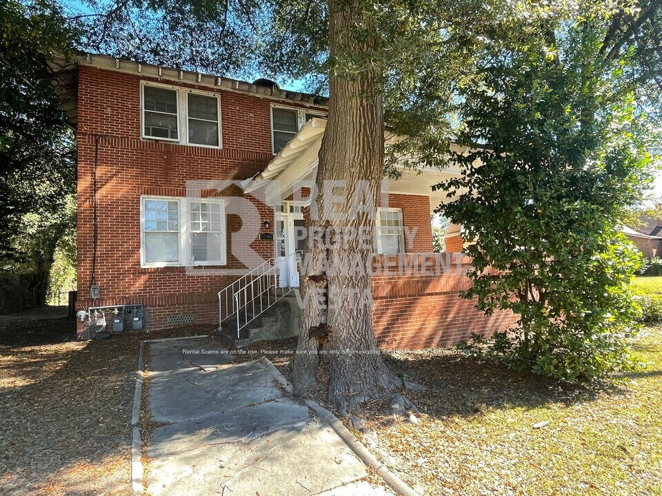 1096 Hillyer Ave in Macon, GA - Building Photo