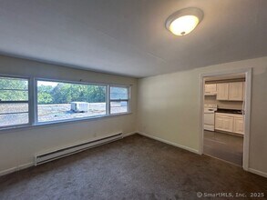 174 Mt Pleasant Rd in Newtown, CT - Building Photo - Building Photo
