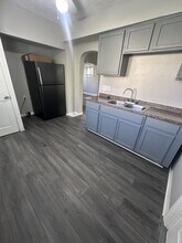 8009 Vineyard Ave in Cleveland, OH - Building Photo - Building Photo