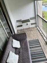 361 S Hollybrook Dr in Pembroke Pines, FL - Building Photo - Building Photo