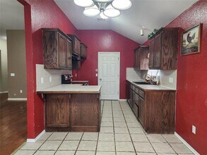 212 Cambridge Dr in Midwest City, OK - Building Photo - Building Photo