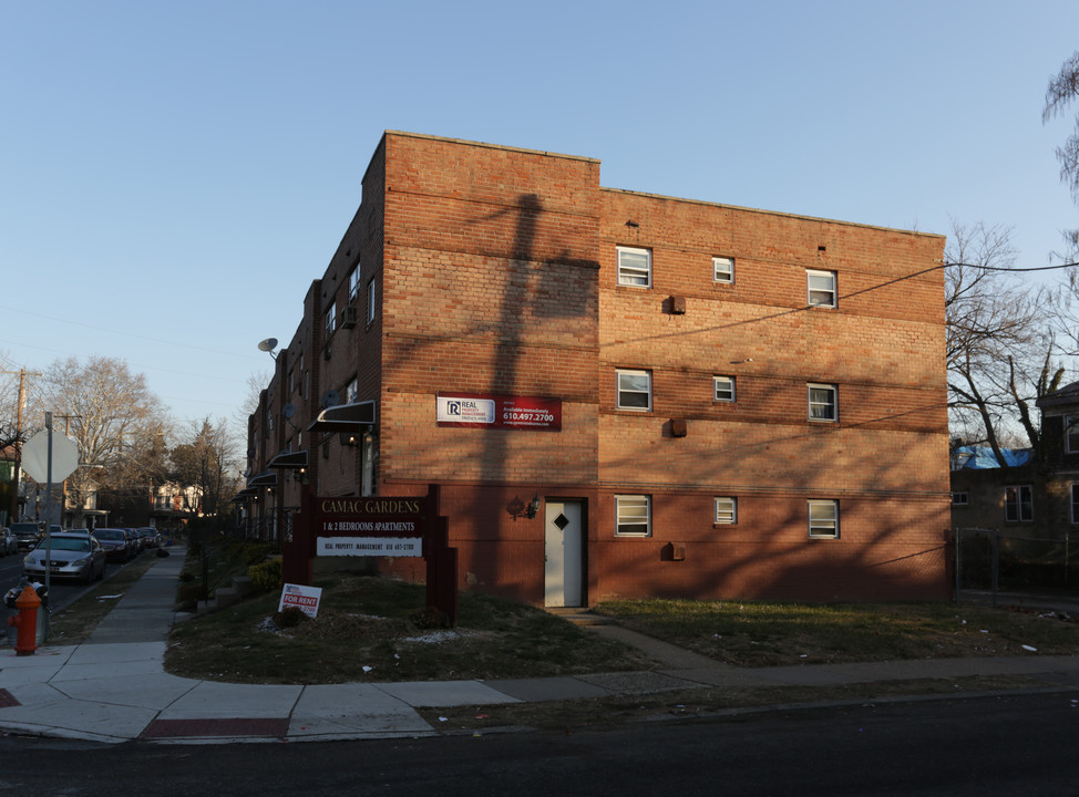 Lindley Gardens in Philadelphia, PA - Building Photo