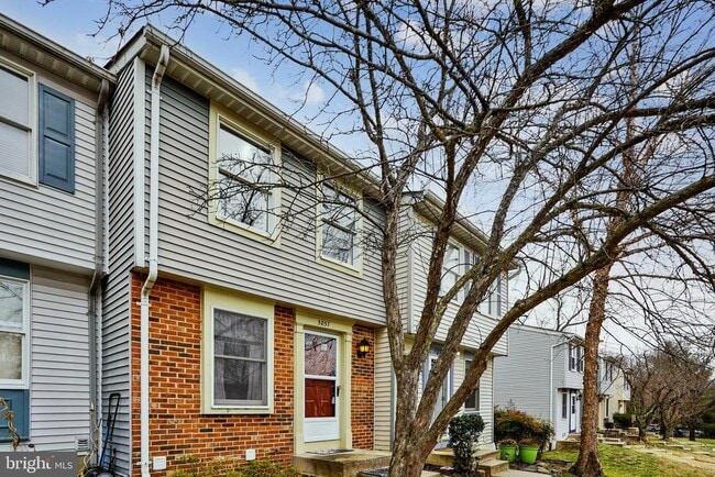 property at 5857 Clarendon Springs Pl