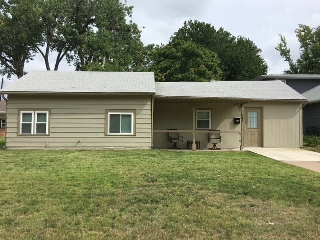 511 E Jewell Ave in Salina, KS - Building Photo