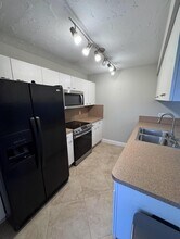 1532 W Harmony Lake Cir in Davie, FL - Building Photo - Building Photo