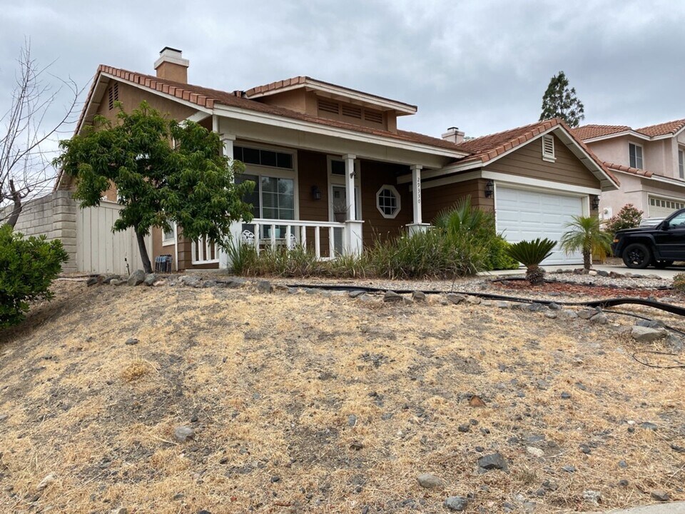 29330 Schooner Ln in Lake Elsinore, CA - Building Photo