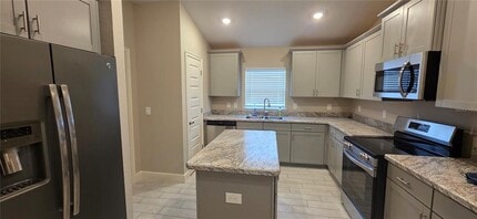 3107 NE 46th Ave in Ocala, FL - Building Photo - Building Photo