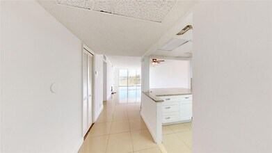 3080 N Course Dr, Unit 604 in Pompano Beach, FL - Building Photo - Building Photo