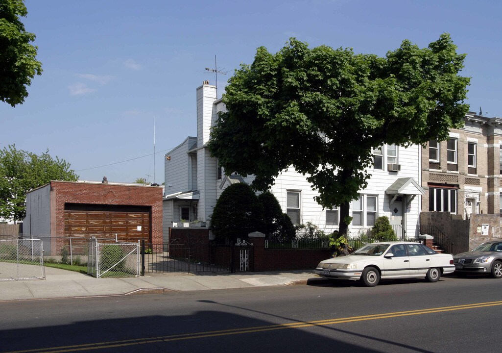 535 Dahill Rd in Brooklyn, NY - Foto de edificio