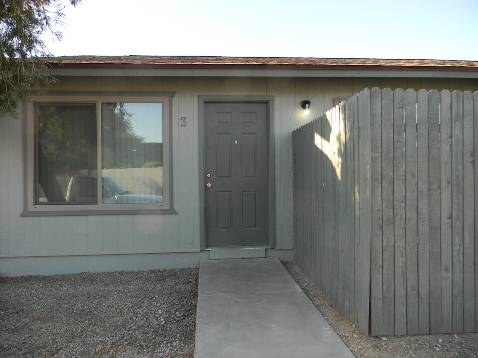 13230 North 21st Pl in Phoenix, AZ - Building Photo