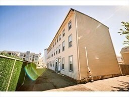 14 Humboldt Pl in Boston, MA - Building Photo - Building Photo