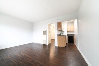 1620 E Appleton St in Long Beach, CA - Building Photo - Building Photo