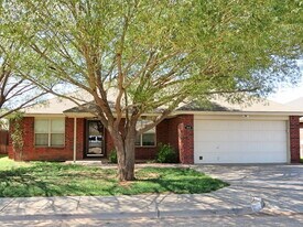 1010 Oakridge Ave in Lubbock, TX - Building Photo
