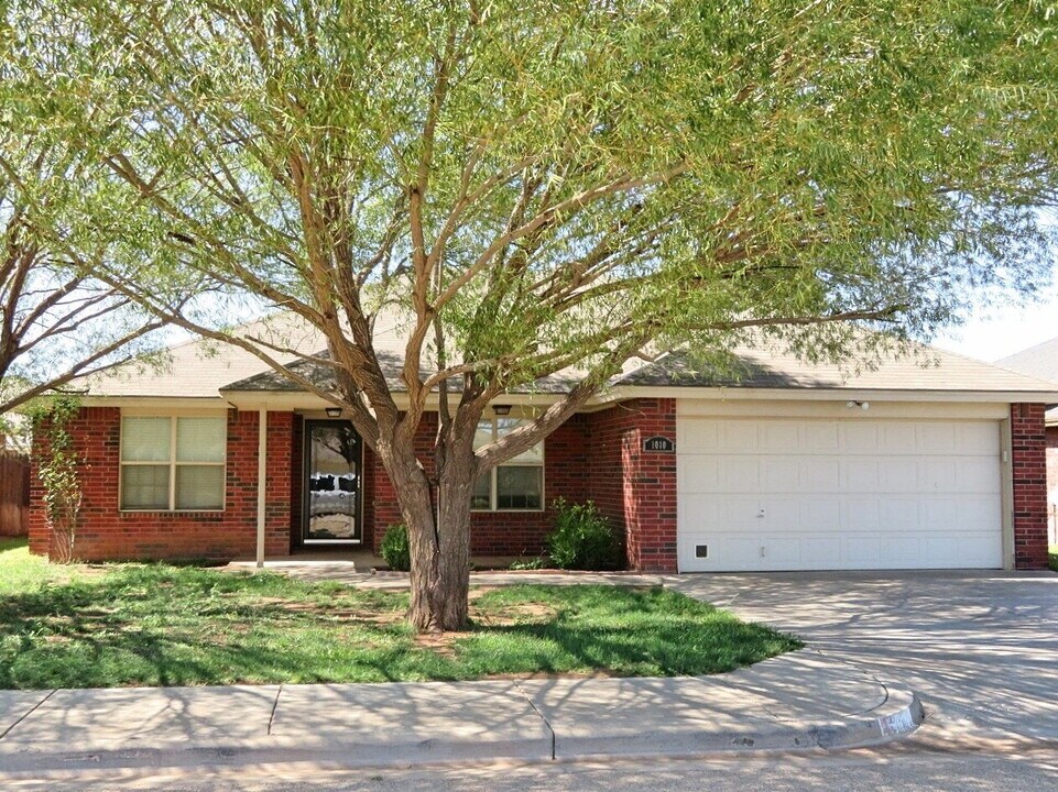 1010 Oakridge Ave in Lubbock, TX - Building Photo