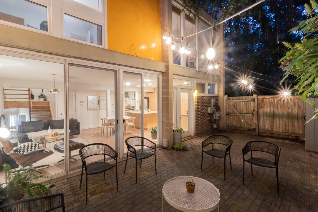 11506 Hickory Cluster in Reston, VA - Building Photo