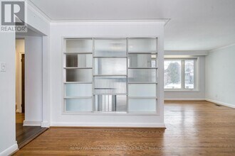 238 Searle Ave in Toronto, ON - Building Photo - Building Photo