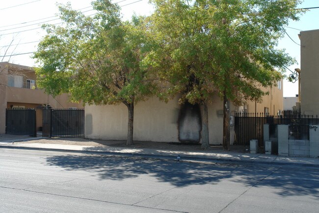 1309 N 23rd St in Las Vegas, NV - Foto de edificio - Building Photo