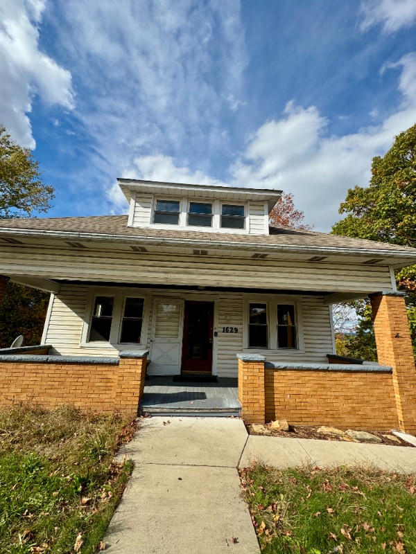 1629 Old Brodhead Rd in Monaca, PA - Foto de edificio - Building Photo