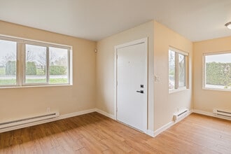 1201 E Fir St in Mount Vernon, WA - Building Photo - Building Photo