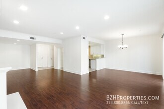 1050 1/2 S Holt Ave in Los Angeles, CA - Building Photo - Building Photo