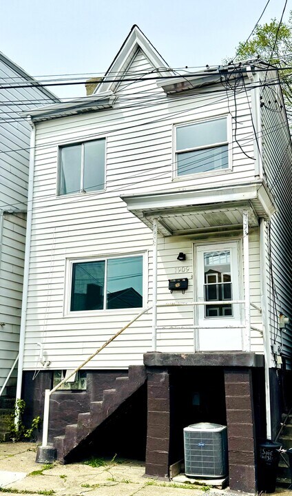 1909 St Paul St in Pittsburgh, PA - Building Photo
