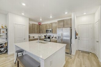 8991 Hightower St in Parker, CO - Foto de edificio - Building Photo