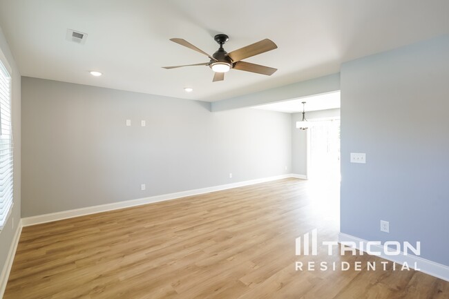 399 Green Hills Dr in Springfield, TN - Building Photo - Building Photo