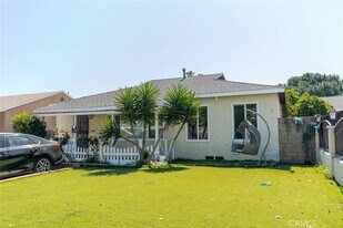 11246 Saticoy St in Los Angeles, CA - Building Photo