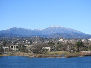 2070 Bechelli Ln in Redding, CA - Building Photo - Building Photo