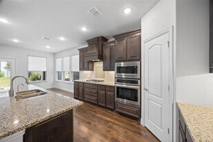 7508 Windy Meadow Dr in Krugerville, TX - Building Photo