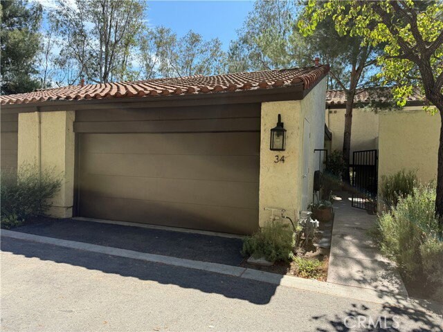 34 Caprock Ct in Glendale, CA - Building Photo