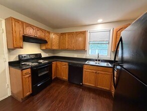 914 E David Langan Dr in Mobile, AL - Building Photo - Building Photo