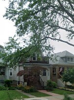 5650 W Giddings St, Unit 2 in Chicago, IL - Building Photo