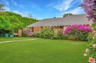 12455 Cumpston St in Los Angeles, CA - Building Photo - Building Photo