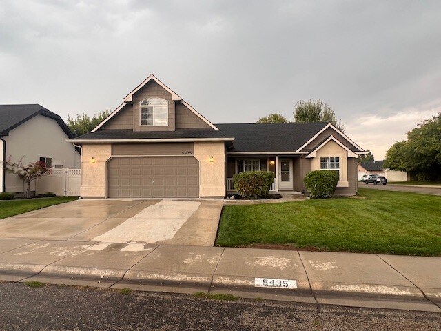 5435 N Vercelli Way in Meridian, ID - Building Photo