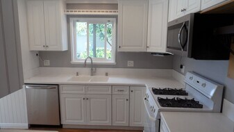 2295 N Tustin St in Orange, CA - Building Photo