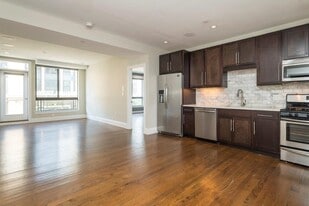 339 D St, Unit 5 in Boston, MA - Building Photo