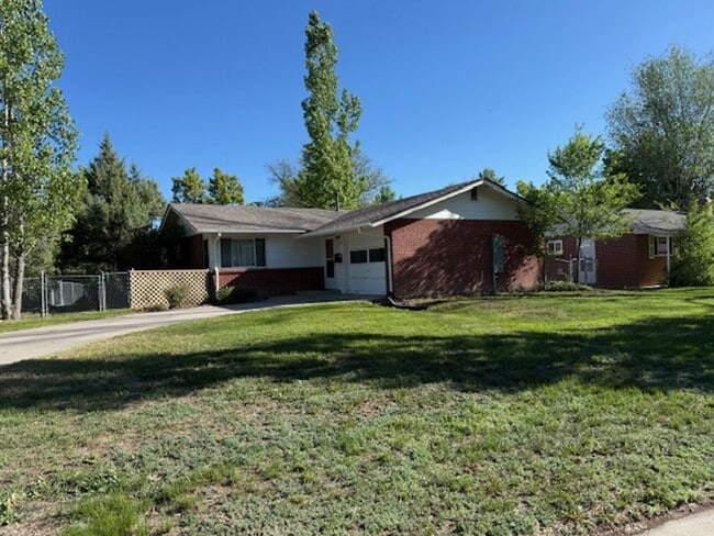 property at 1936 Springfield Dr